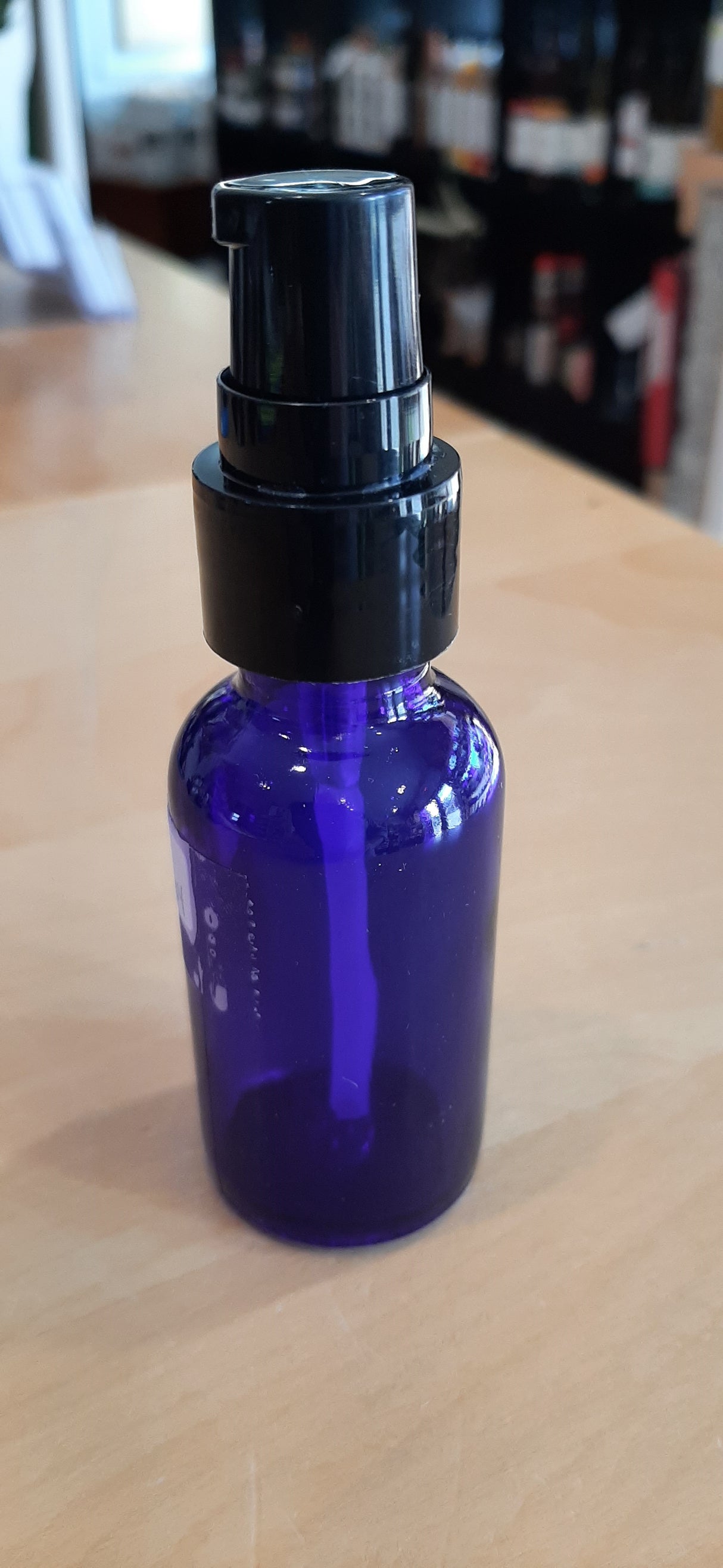 CON0002 - Soft and colorful container for bulk toothpaste with carabiner