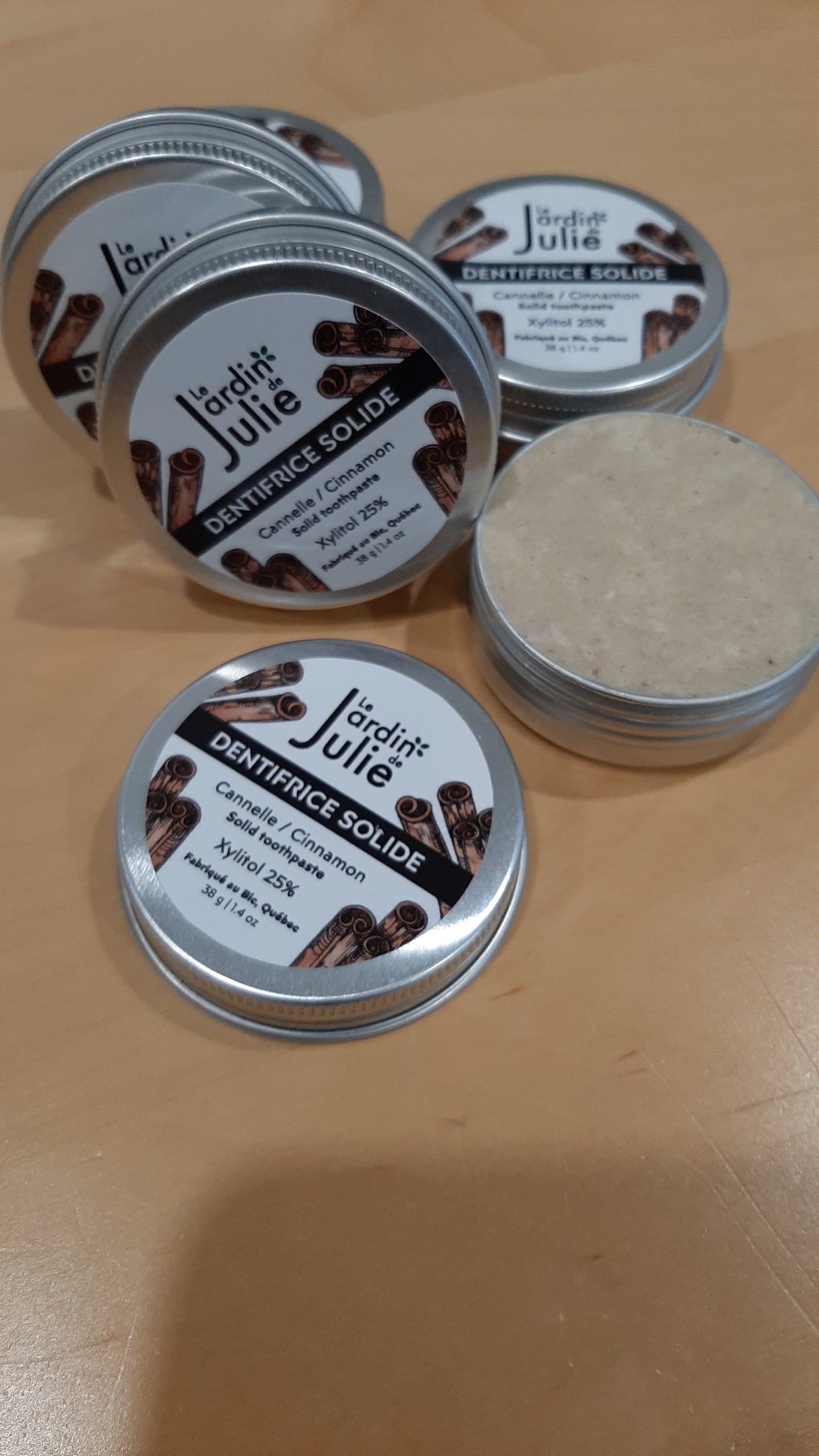 JdJ9428 - Solid toothpaste - cinnamon
