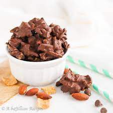 NEV0096 - Milk chocolate almond toffee bites