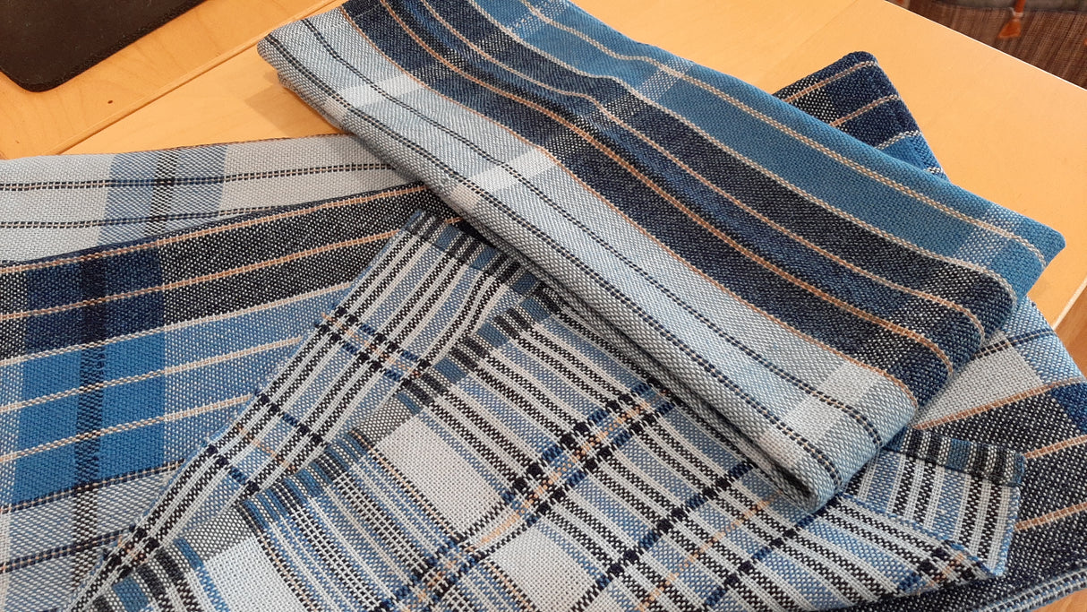JUD0015 - Ensemble tissé : nappe, linge à vaisselle et lavette
