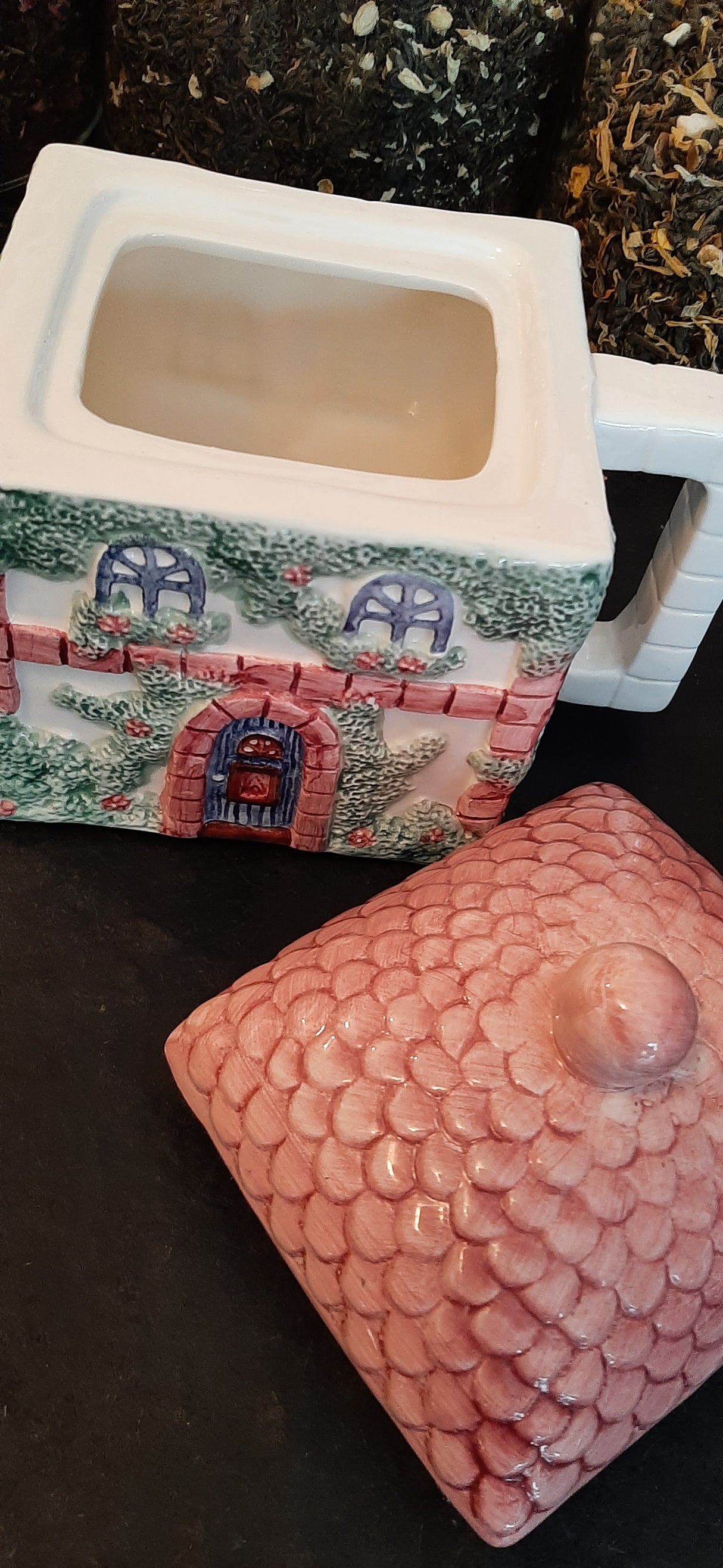 CSL0004 - House with a pink roof teapot and salt & pepper shakers