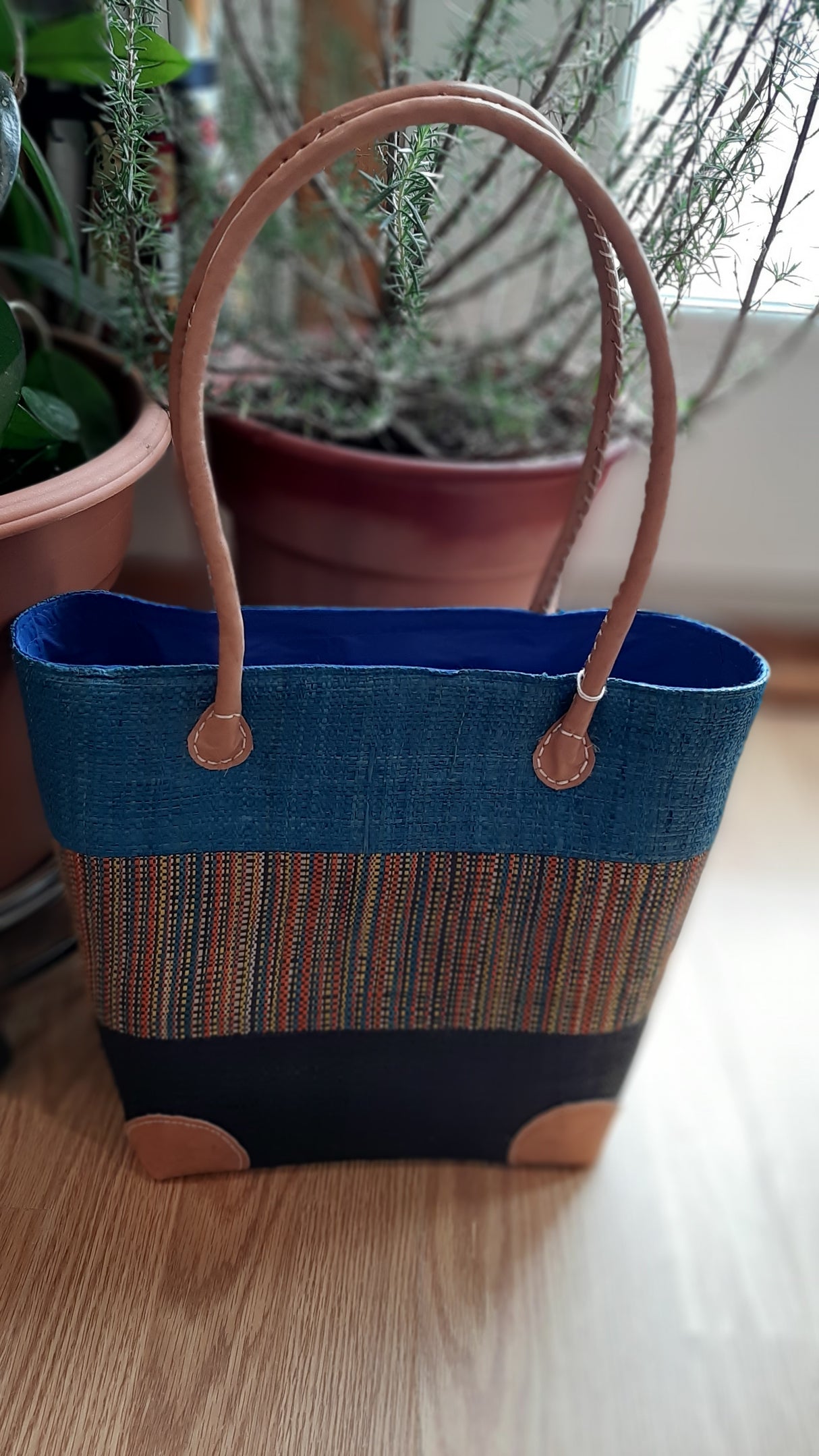 PAN0035 - Striped basket - Medium