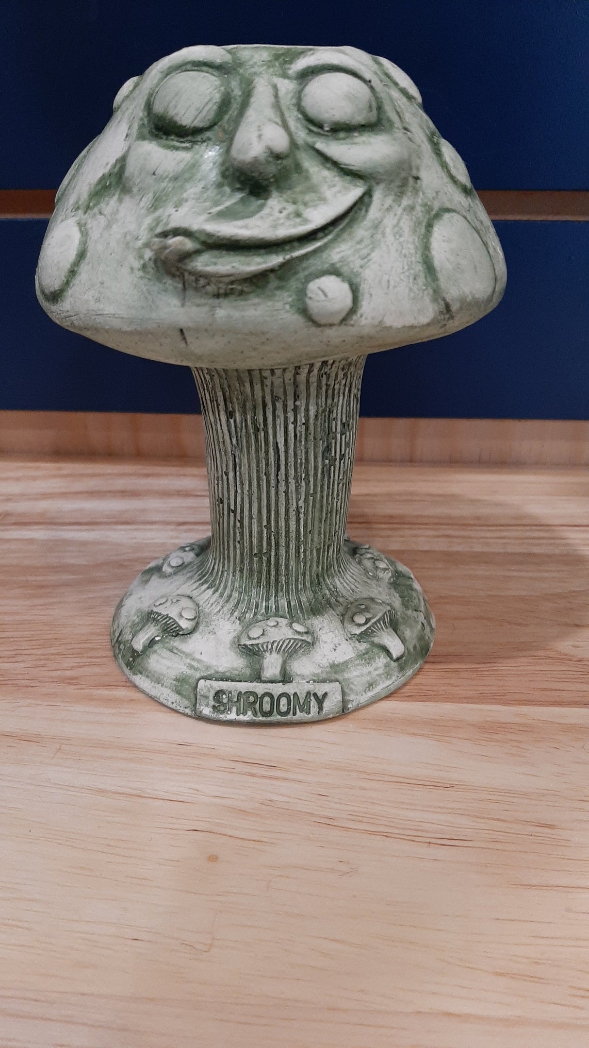 MUS0102 - Shroomy green candle mushroom