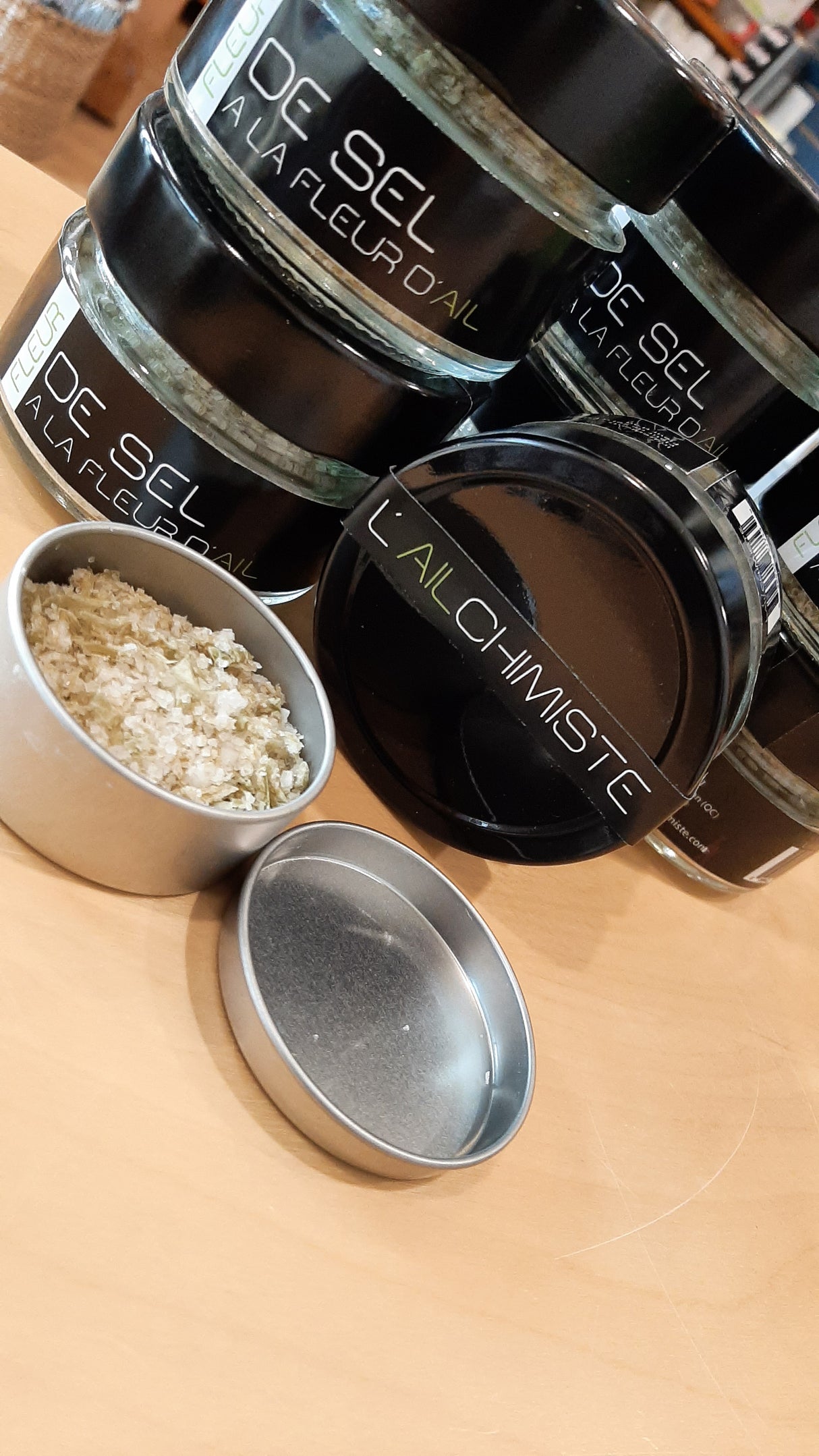 AIL0002 - Fleur de sel with garlic flower