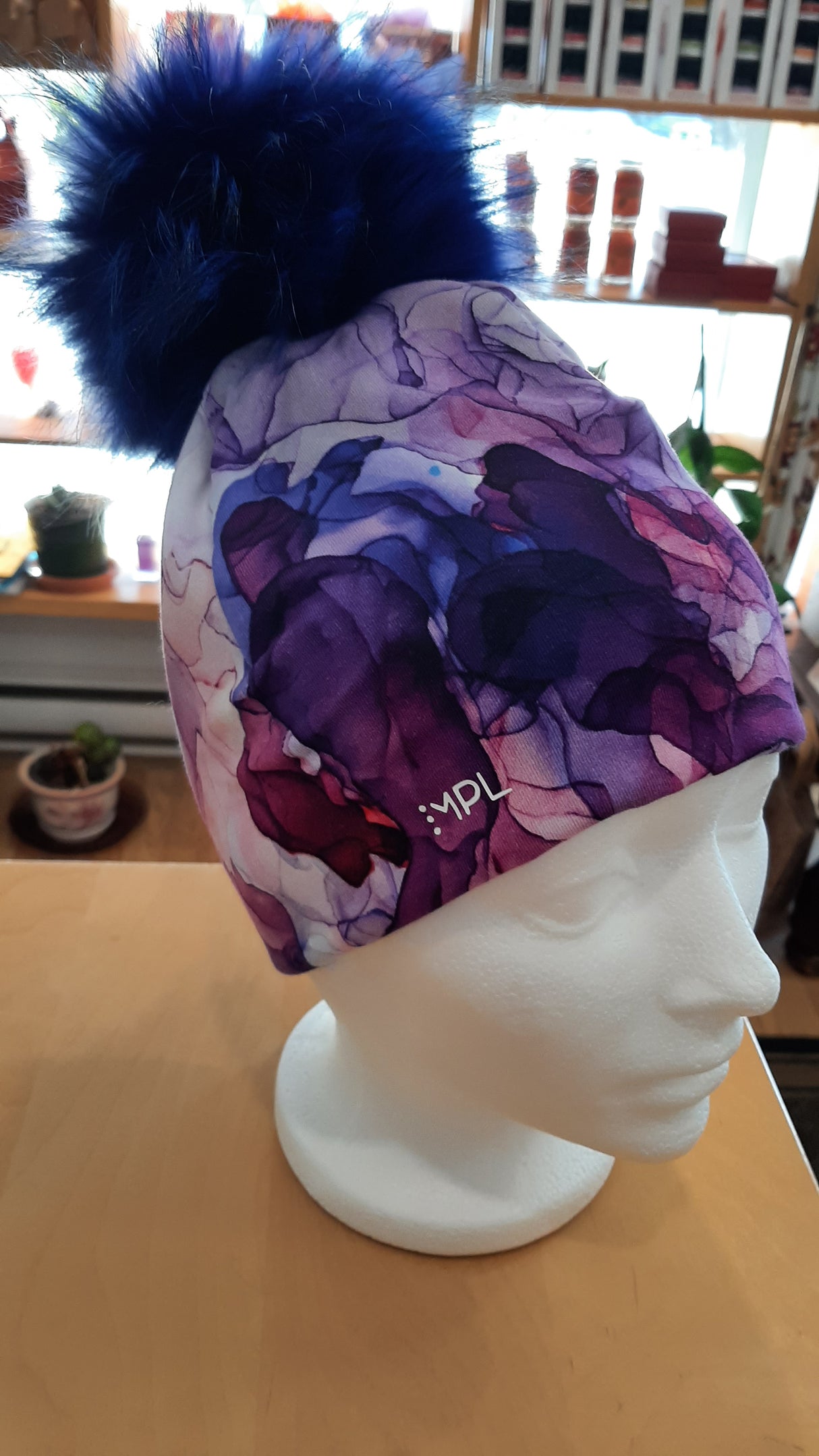 MPL0033 - Variegated adult beanie