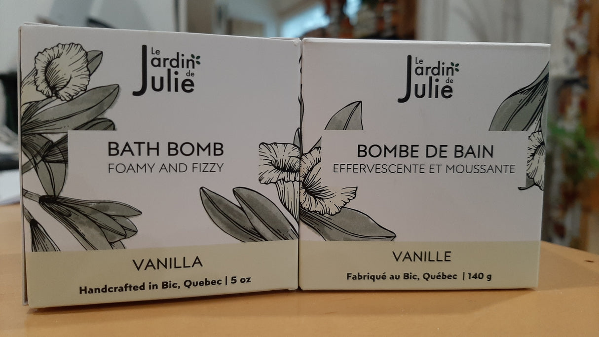 JdJ0401 - Effervescent and foaming vanilla bath bomb