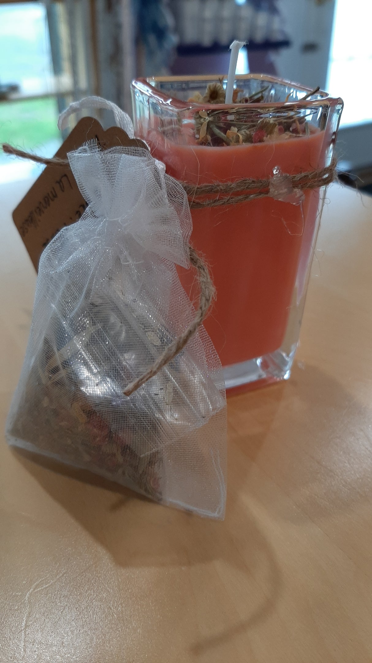 CAN0018 - Candle in rectangular pot