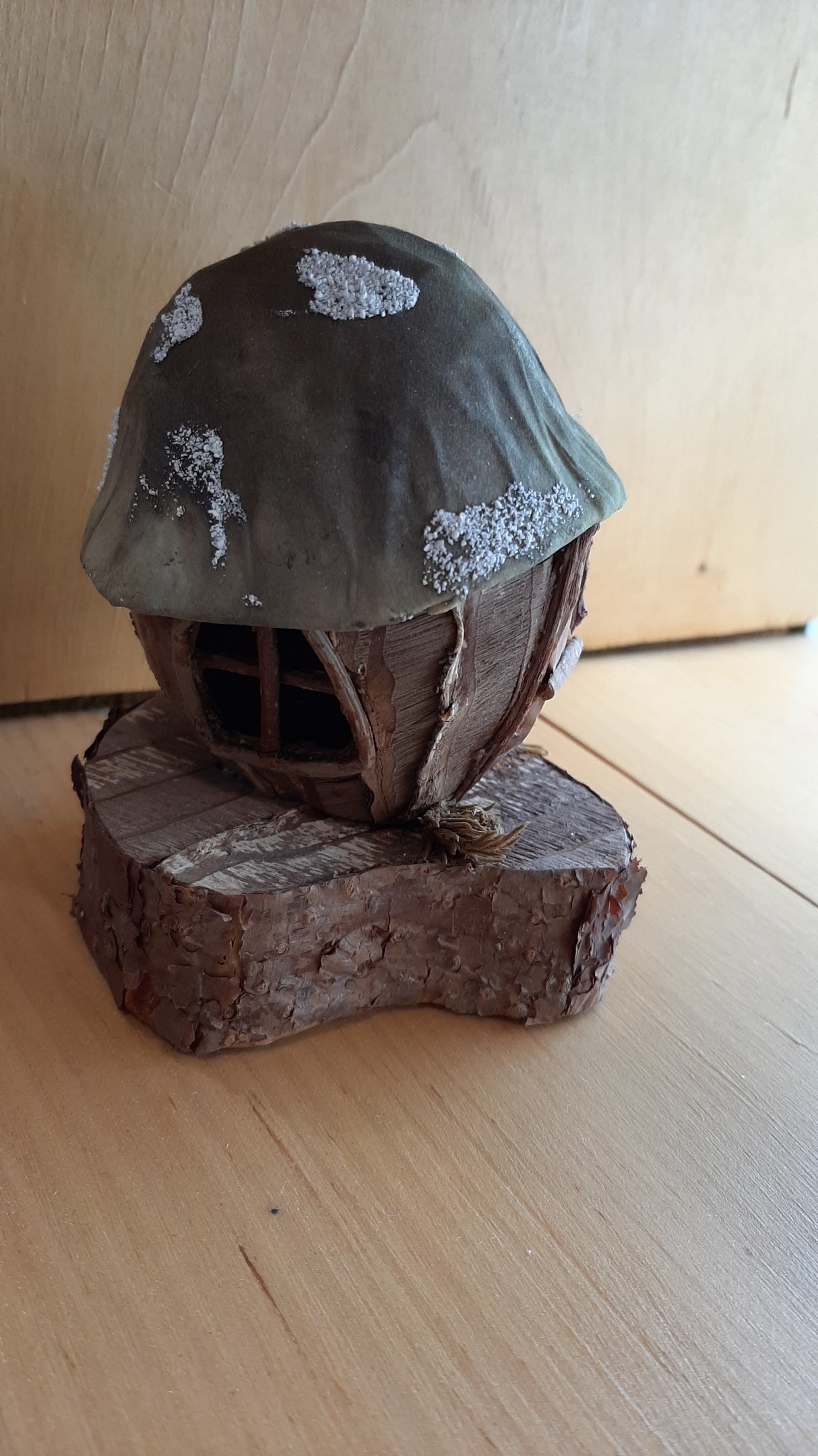 MUS0024 - Mushroom house with green roof