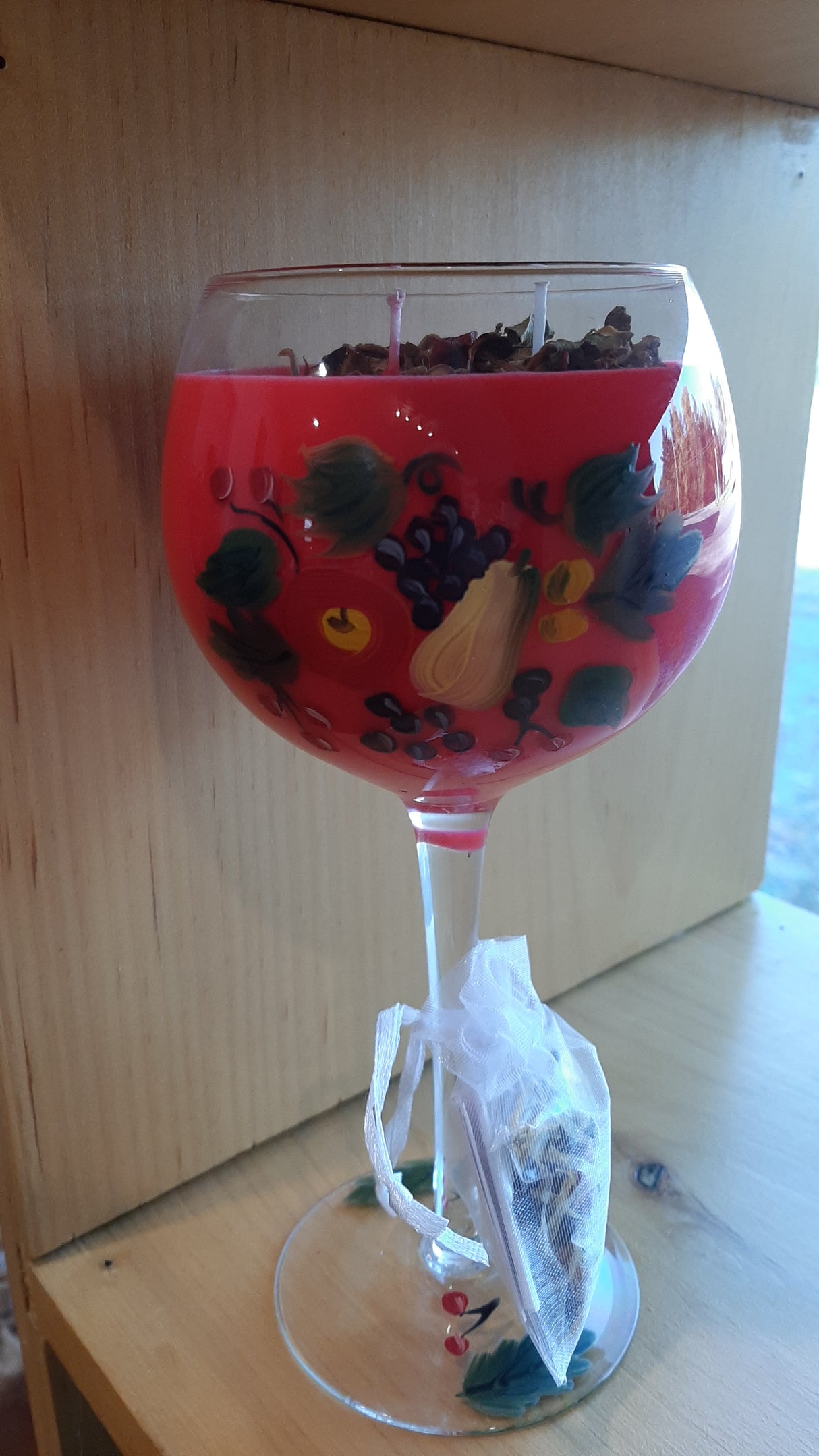 CAN0028 - Candle in a large fruity bowl