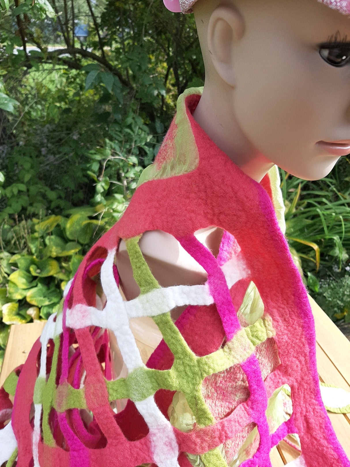 KIF0005 - KiFaiJazer - Felted shawl with 3D flowers