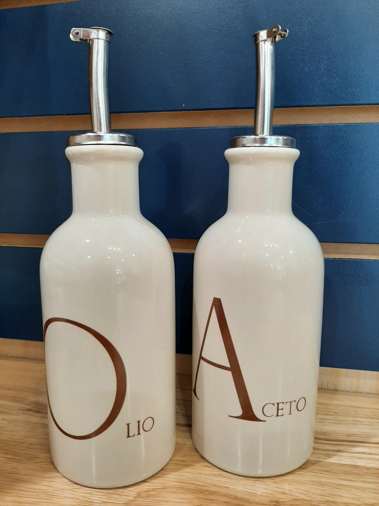 ACC0001 - Oil and vinegar set - used