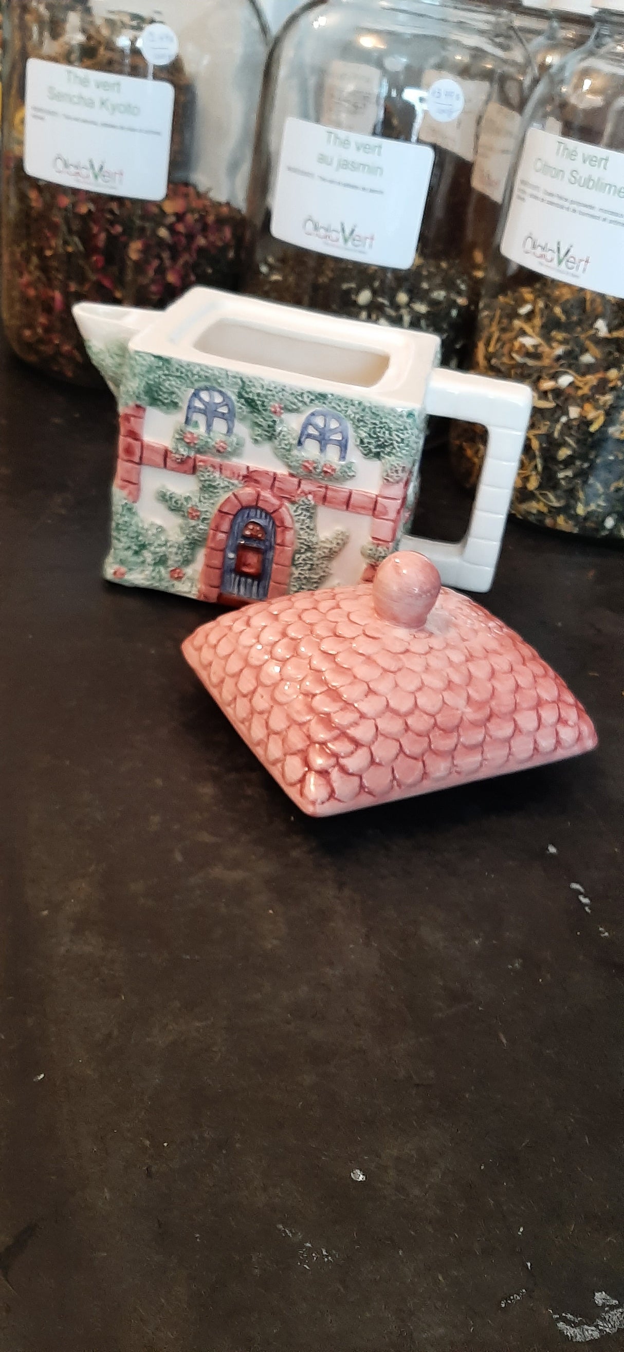 CSL0004 - House with a pink roof teapot and salt & pepper shakers