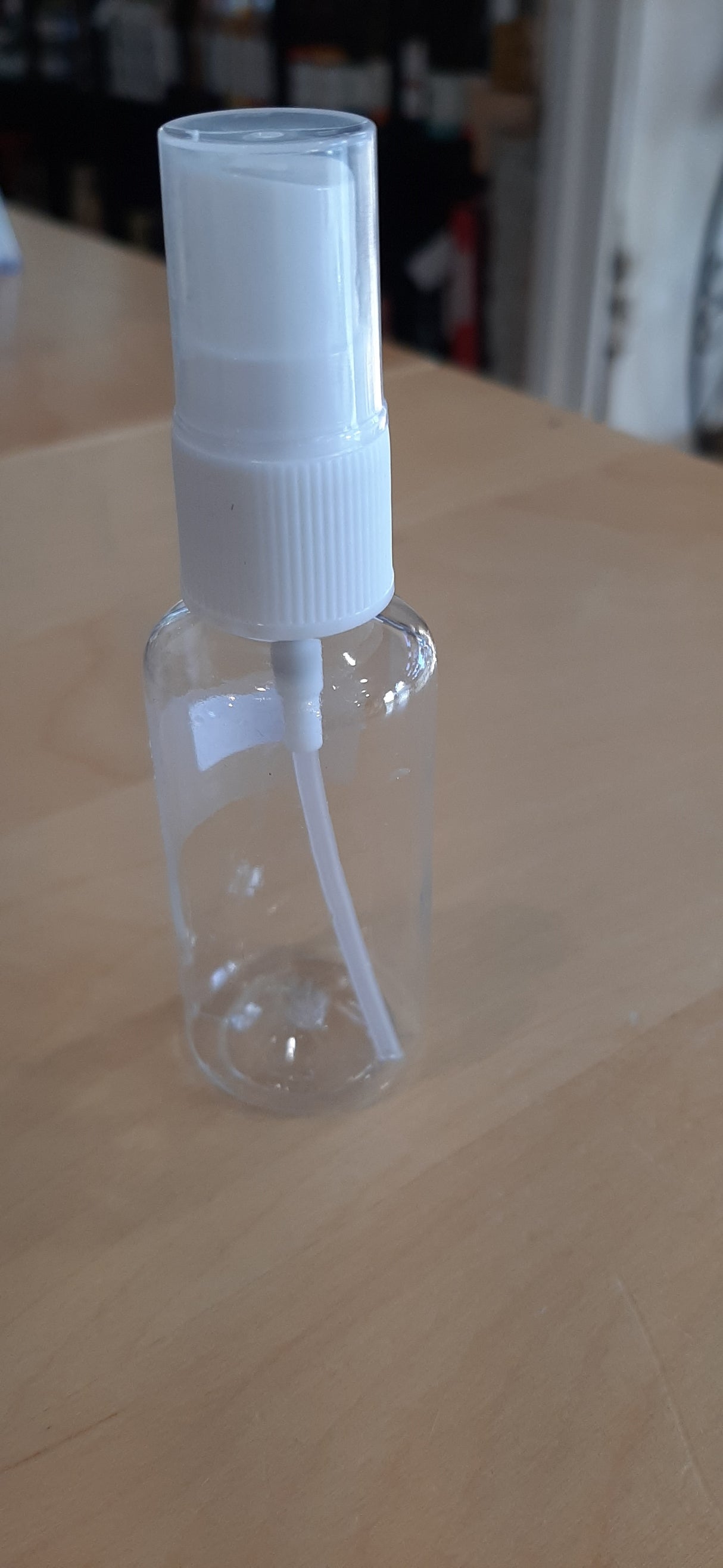 CON0006 - Bouteille vapo en plastique transparent