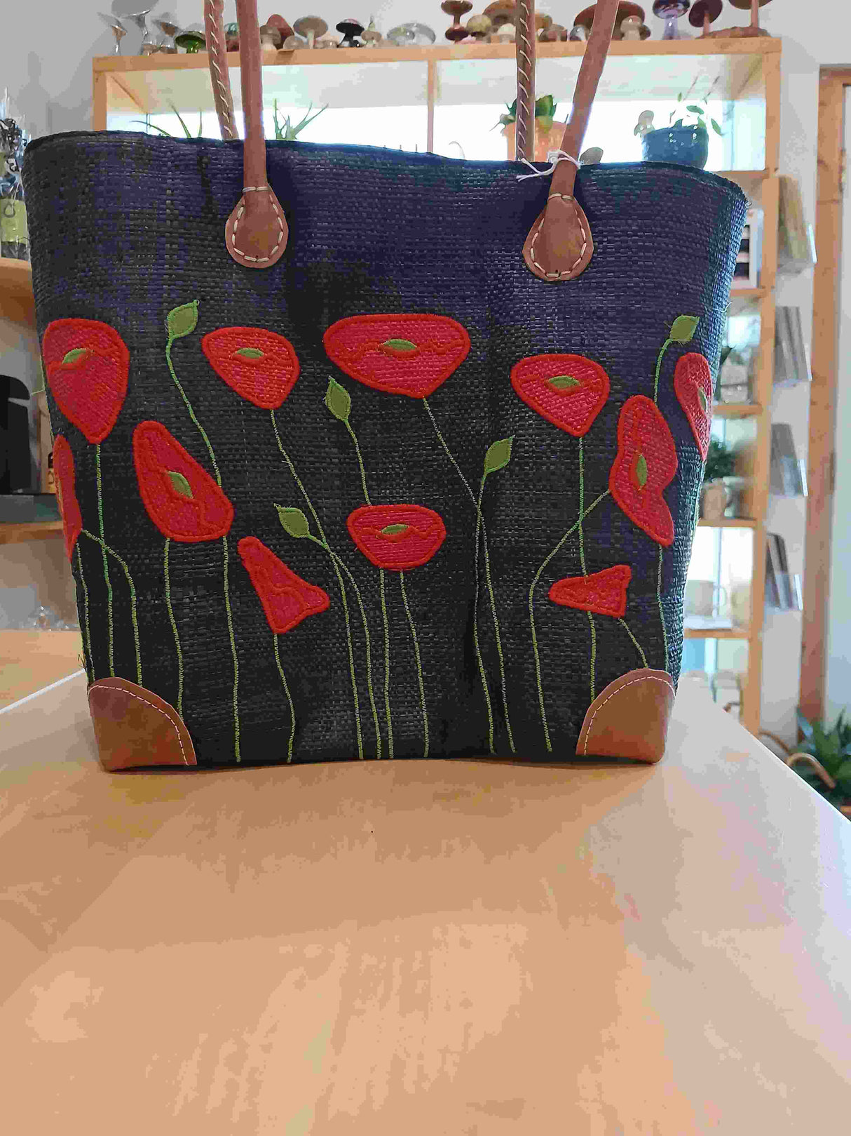 PAN0086 - Sac-panier noir avec motif de coquelicots rouges