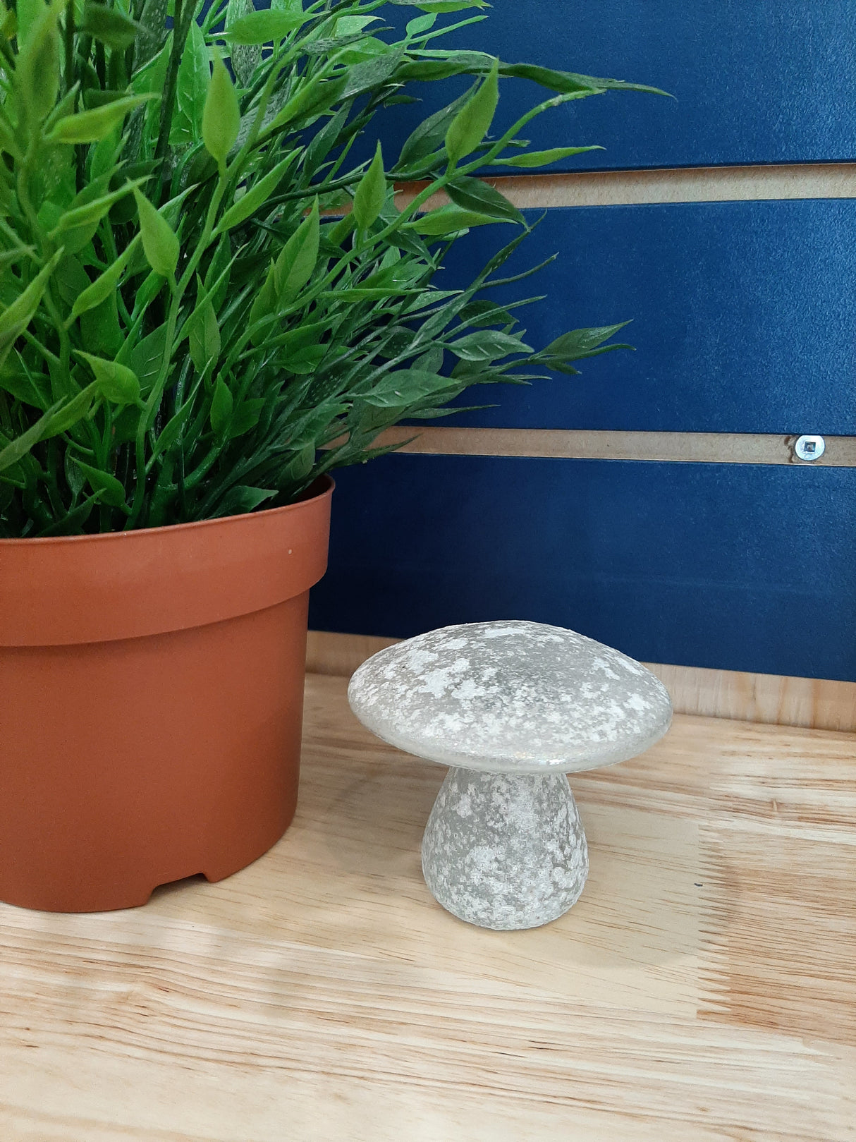 MUS0011 - Champignon en verre tacheté de neige