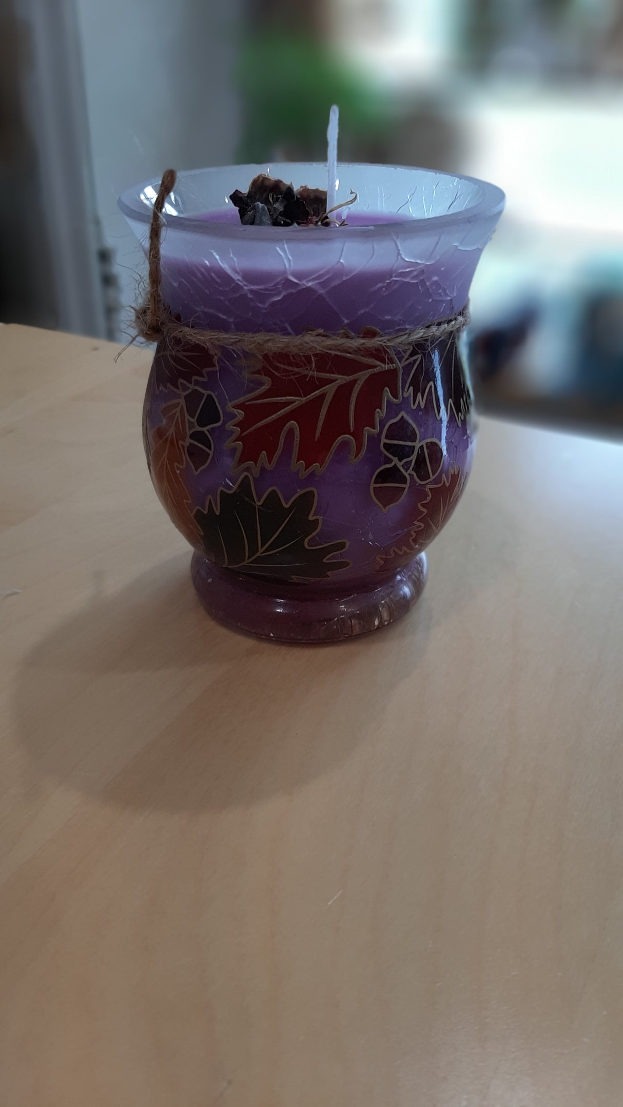 CAN0005 - Candle in pot with beautiful patterns 