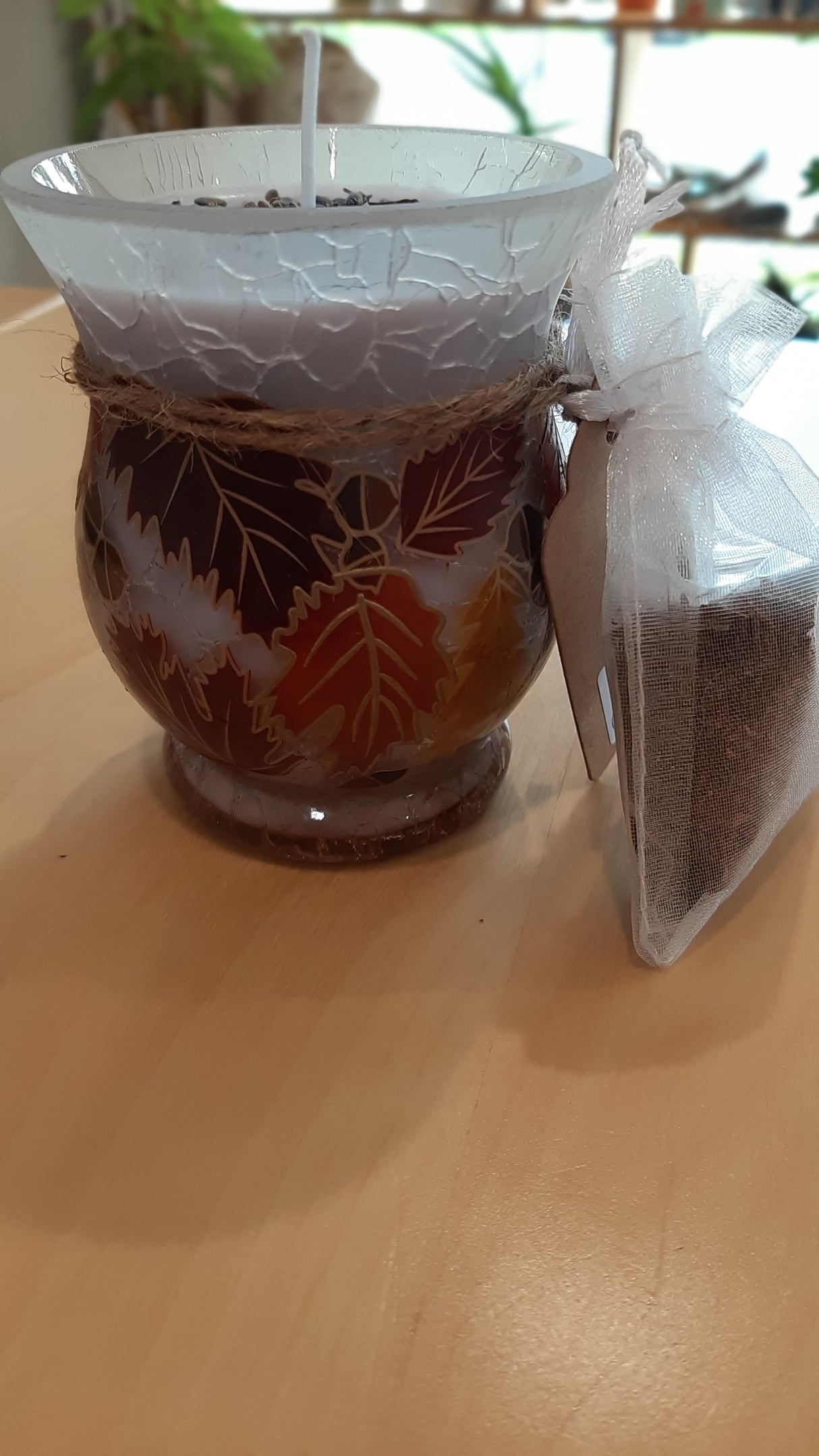 CAN0014 - Candle in beautiful patterned pot
