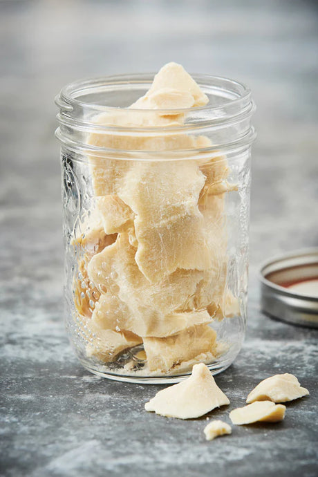 LMH0004 - Raw cocoa butter (organic and fair trade) 