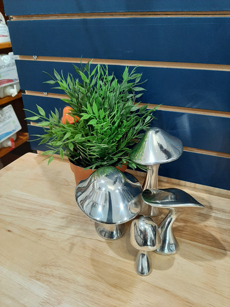 MUS0008 - Ensemble de 4 champignons en aluminium