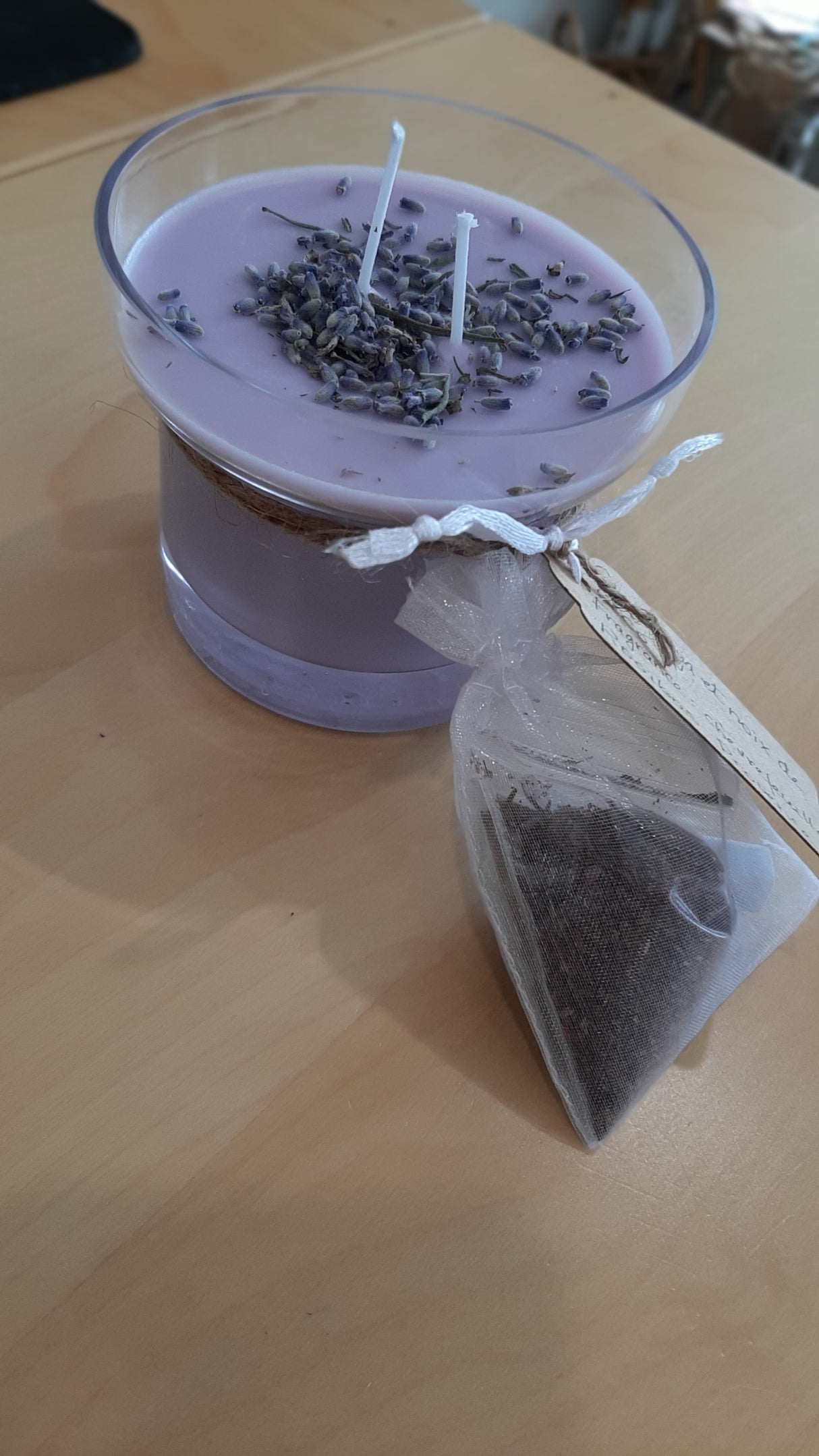 CAN0015 - Candle in flared pot 